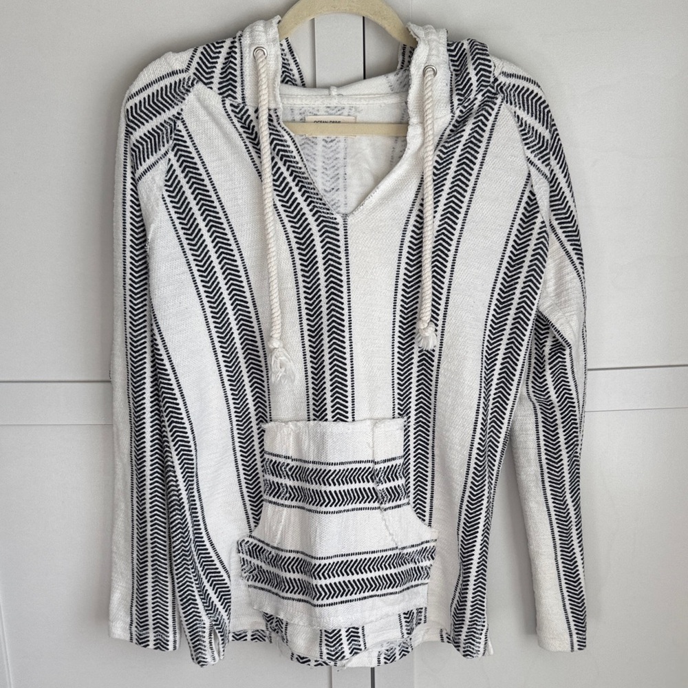 Ocean Drive cotton Hoodie / poncho with front pocket. Size small.